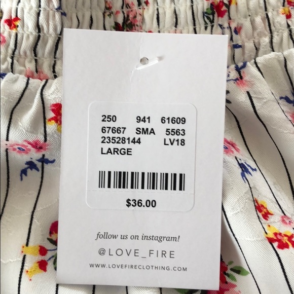 Love & Fire Off the shoulder - Picture 3 of 3